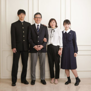 卒業記念の家族写真